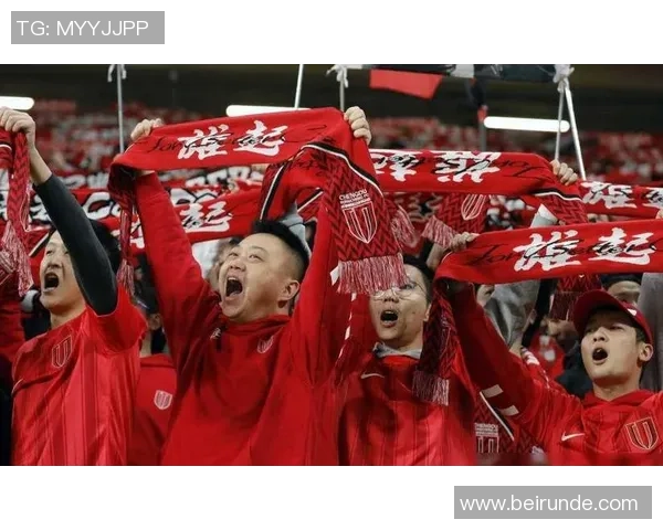 成都足球队在最新足球状态排行榜中荣登第十名展现出强劲实力与潜力